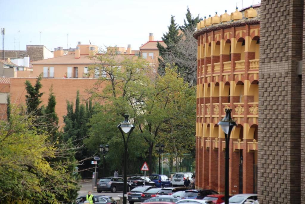 Amplio Apartamento Plaza De Toros Zaragoza Dış mekan fotoğraf